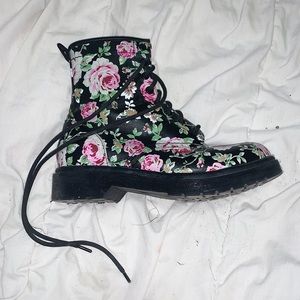 Floral combat boots!